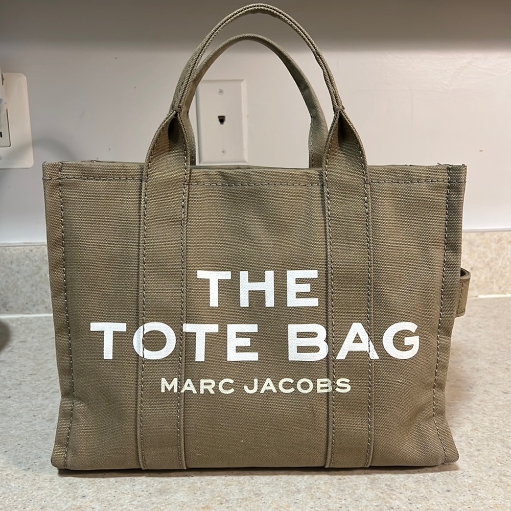 The medium tote bag. Marc jacobs. Slate green. Great condition.